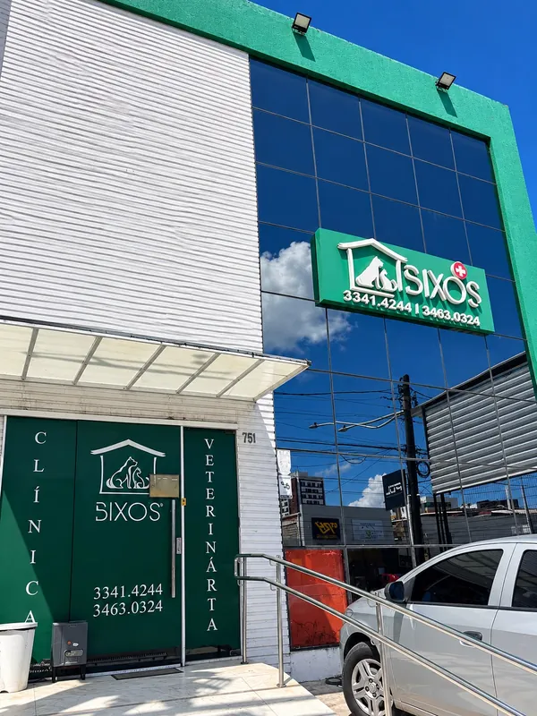 Fachada e entrada da Clínica Veterinária Bixo's em Piedade