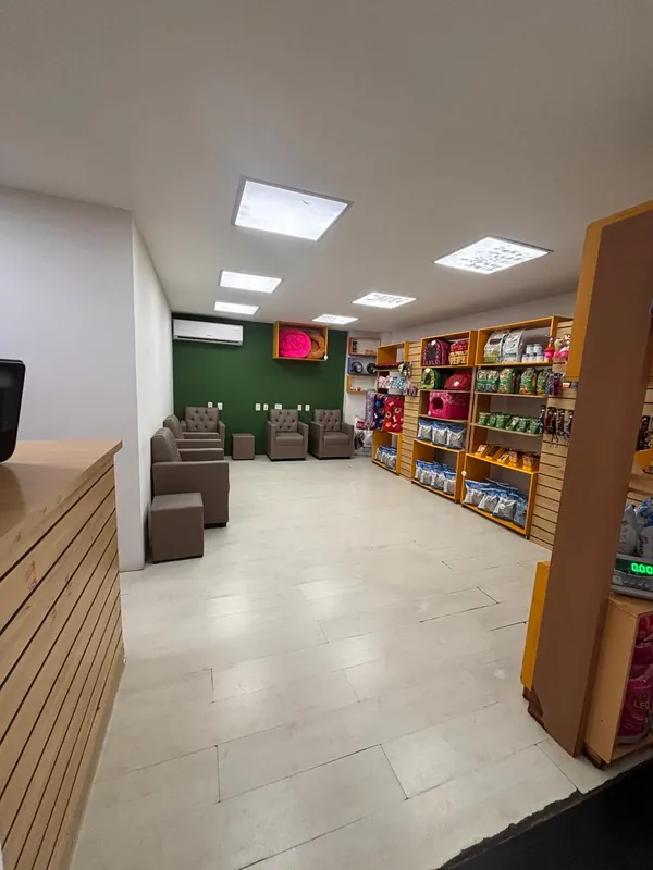 Pet shop da Clínica Bixo's com produtos e acessórios para o seu pet